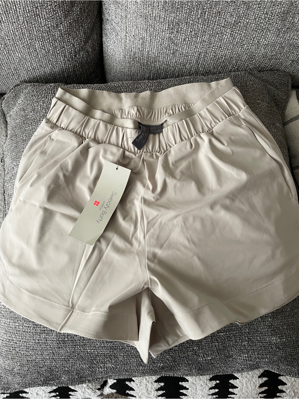 Sweaty Betty Cream Athletic Shorts with Elastic Waistband